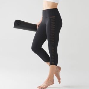 Lululemon Sunshine Salutation Crop (Full-On Luxtreme)
Black
